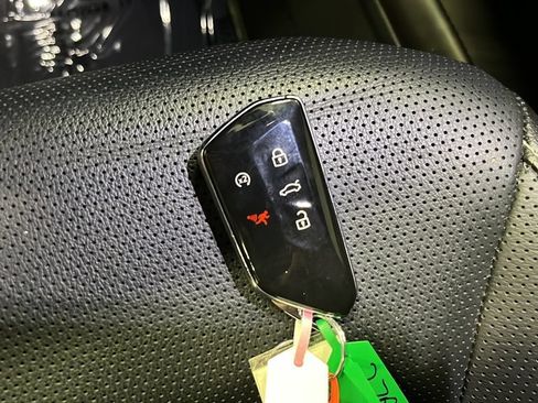 Used 2025 Volkswagen Atlas Cross Sport SEL R-Line AWD/4WD image 21