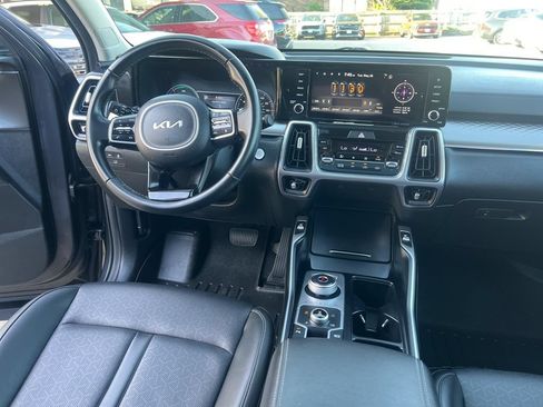 Used 2022 Kia Sorento EX w/ Panoramic Sunroof Package AWD/4WD image 19