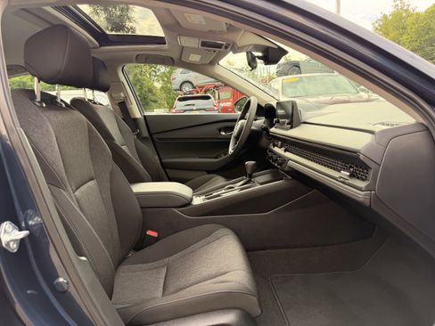 Used 2025 Honda Accord SE image 15