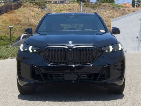 New 2026 BMW X5 xDrive40i w/ M Sport Package AWD/4WD image 3