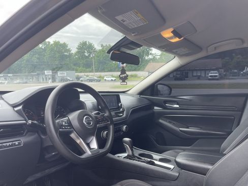 Used 2022 Nissan Altima 2.5 S FWD image 9