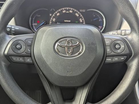 Used 2024 Toyota RAV4 XLE AWD/4WD image 17