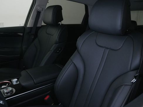 Used 2025 Genesis GV80 2.5T Standard image 25