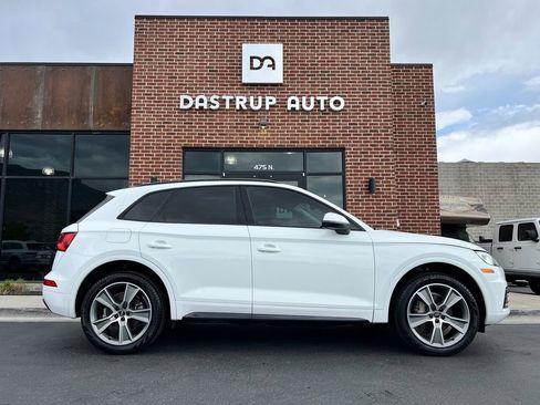 Used 2019 Audi Q5 2.0T Premium Plus w/ Premium Plus Package AWD/4WD image 7
