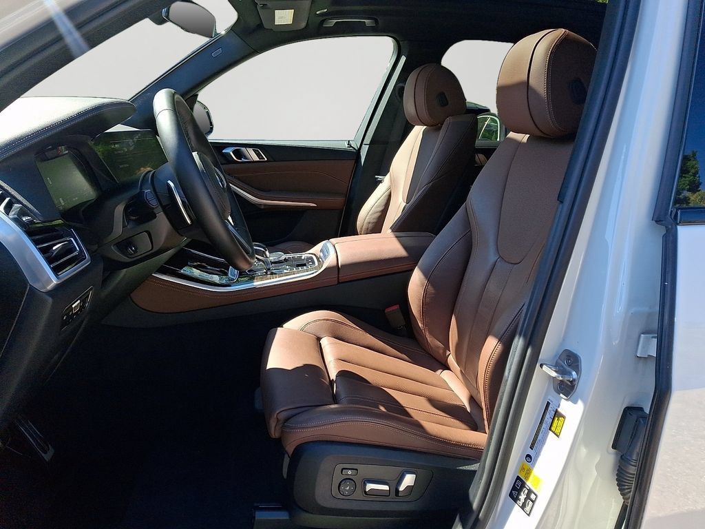 Used 2020 BMW X5 xDrive40i w/ M Sport Package AWD/4WD image 14