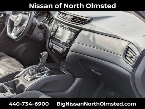 Used 2018 Nissan Rogue SV AWD/4WD image 27