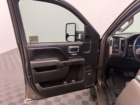 Used 2015 GMC Sierra 2500 Denali w/ Duramax Plus Package AWD/4WD image 14
