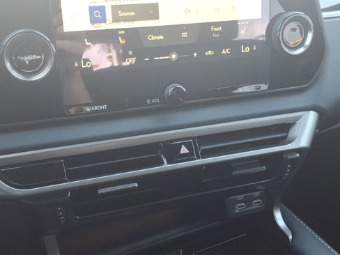 Used 2025 Lexus RX 350 FWD w/ Technology Package image 18