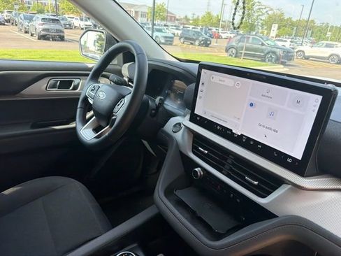 Used 2026 Ford Explorer Active AWD/4WD image 13