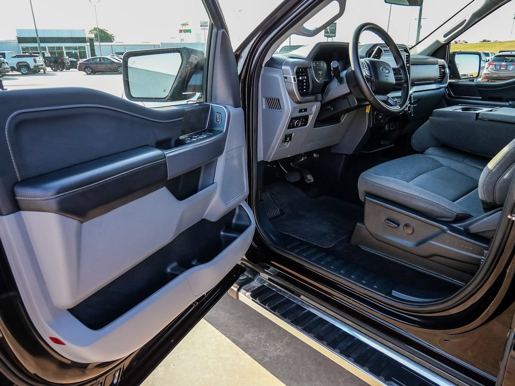 Used 2025 Ford F150 XLT w/ Equipment Group 301A Standard AWD/4WD image 28