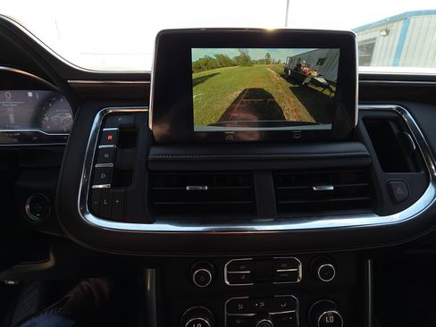 Used 2023 Chevrolet Suburban Premier image 11