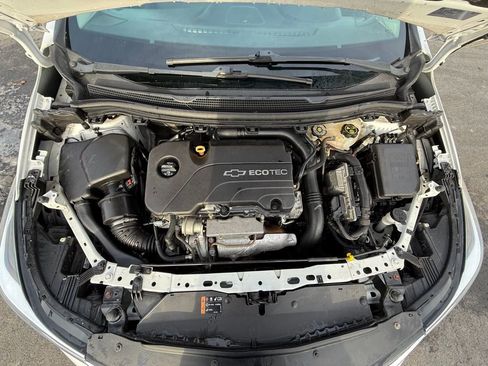 Used 2017 Chevrolet Cruze LT image 25