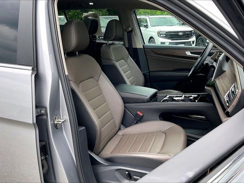 Used 2025 Volkswagen Atlas SEL AWD/4WD image 7