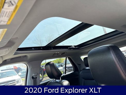 Used 2020 Ford Explorer XLT w/ Equipment Group 202A AWD/4WD image 18