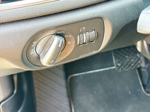 Used 2017 Audi Q3 2.0T Prestige image 11