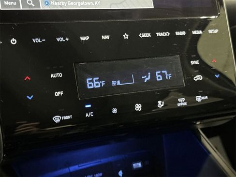 Used 2024 Hyundai Tucson Limited image 16