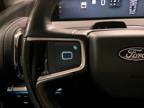 Certified 2025 Ford Expedition Max Platinum AWD/4WD image 17