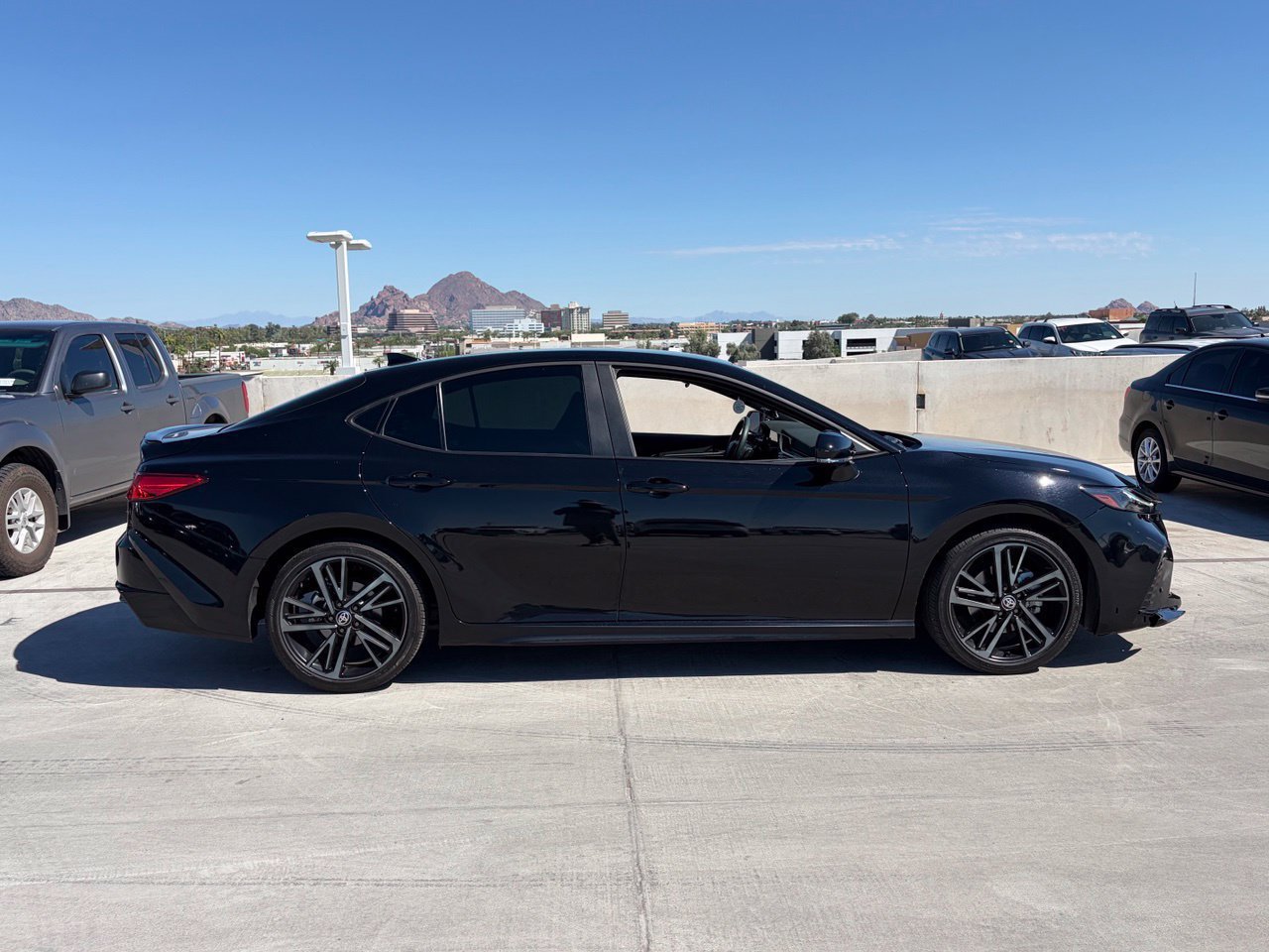Used 2025 Toyota Camry XSE FWD image 3