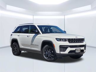 New 2026 Jeep Grand Cherokee Altitude AWD/4WD video 1