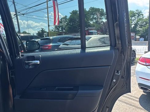 Used 2012 Jeep Compass Sport FWD image 18
