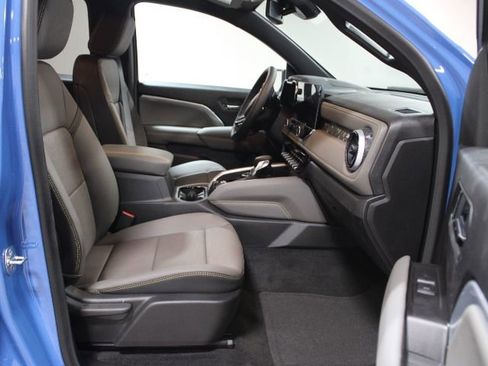 New 2026 Chevrolet Colorado ZR2 w/ Midnight Edition image 26