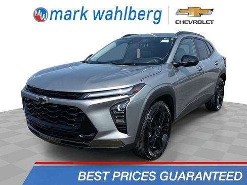Used 2025 Chevrolet Trax ACTIV w/ Sunroof Package FWD image 1