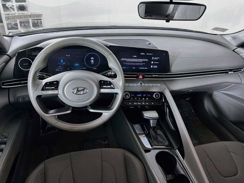 Certified 2023 Hyundai Elantra SEL w/ Convenience Package FWD image 23