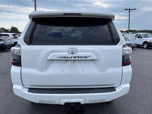 Used 2014 Toyota 4Runner SR5 AWD/4WD image 15