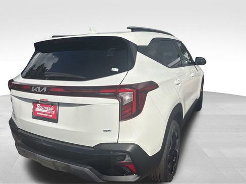 Used 2024 Kia Seltos SX image 18