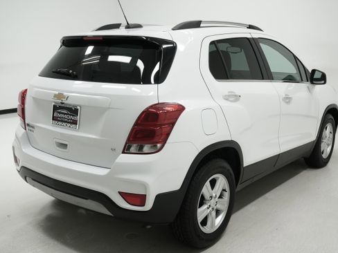 Used 2020 Chevrolet Trax LT w/ LT Convenience Package image 4
