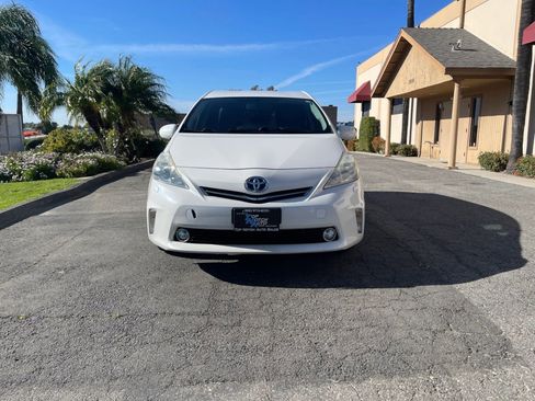 Used 2012 Toyota Prius V Five image 2