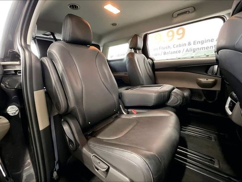 Used 2026 Kia Carnival FWD image 17