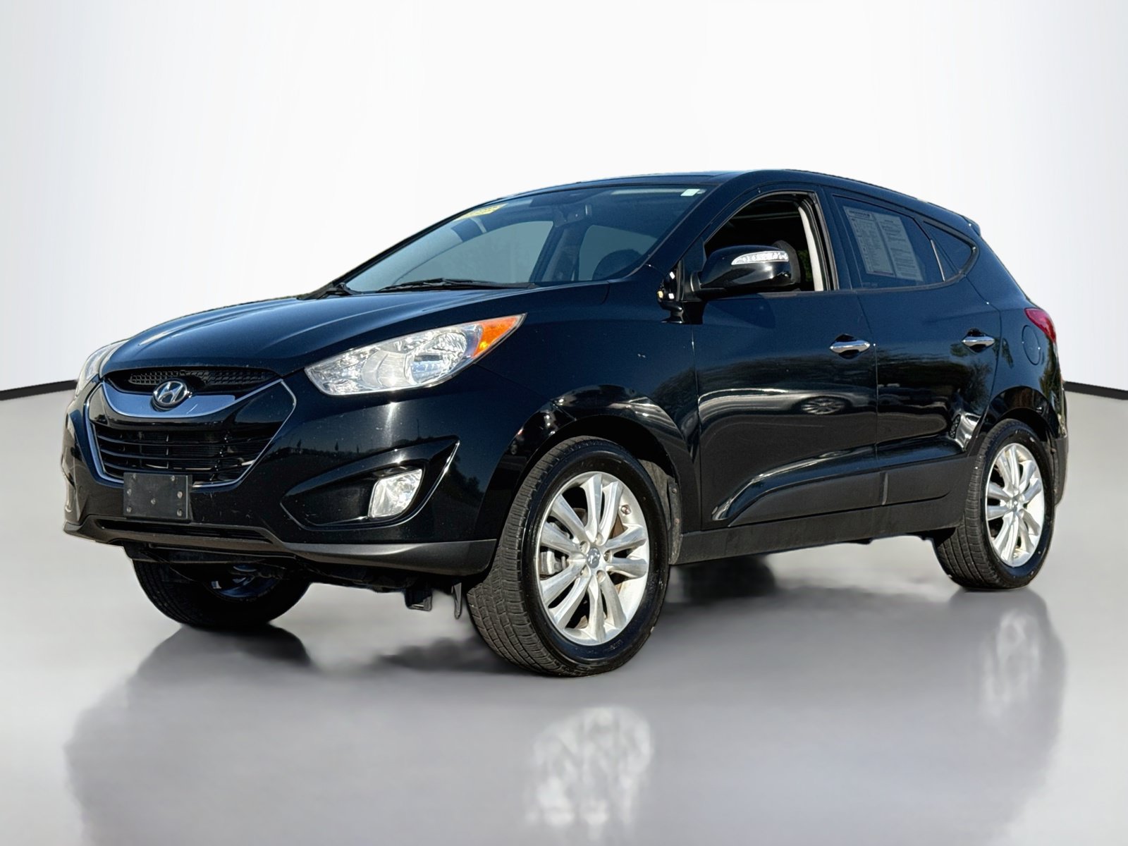 Used 2011 Hyundai Tucson Limited w/ Premium Pkg 3 FWD image 3