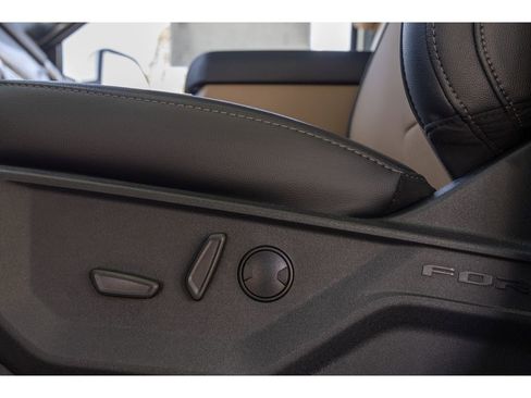 New 2025 Ford F250 Lariat w/ Chrome Package image 17