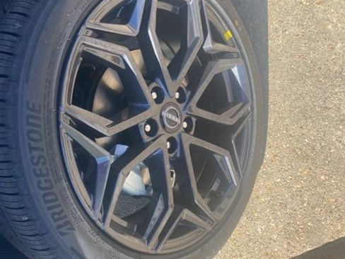 New 2025 Nissan Kicks SR image 10