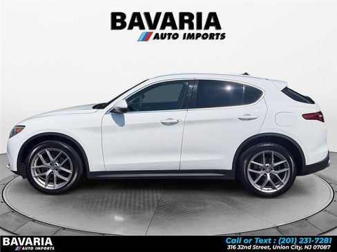 Used 2018 Alfa Romeo Stelvio Ti AWD/4WD image 2
