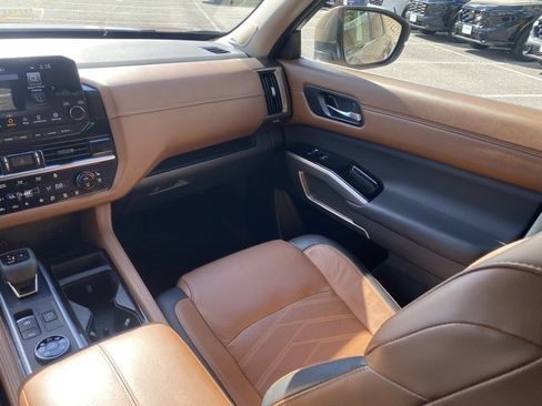 Used 2023 Nissan Pathfinder Platinum image 38