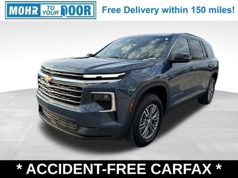 Used 2026 Chevrolet Traverse LT FWD image 1