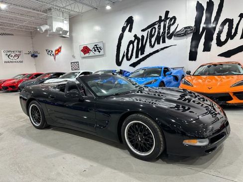 Used 1999 Chevrolet Corvette Convertible w/ Performance Handling Pkg image 23