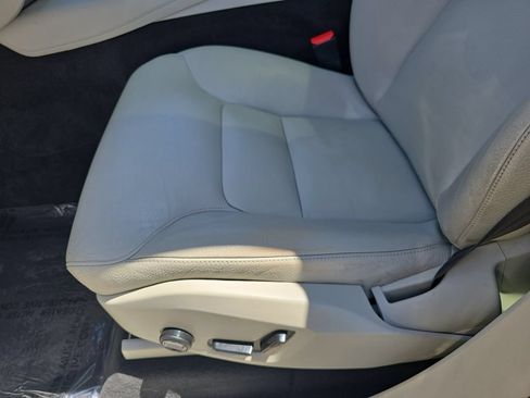 Used 2016 Volvo XC90 T6 Momentum w/ Vision Package AWD/4WD image 34