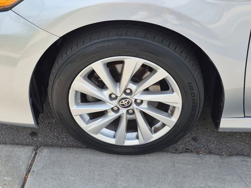 Used 2021 Toyota Camry LE FWD image 13