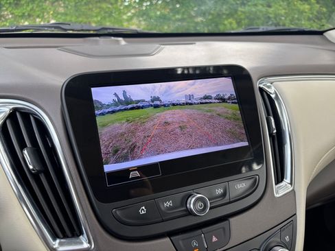 Used 2024 Chevrolet Malibu LT image 17