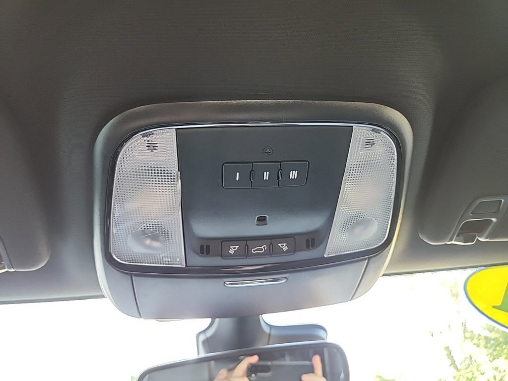 Used 2021 Dodge Durango R/T w/ Tow 'N Go Group AWD/4WD image 23