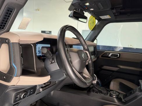 Used 2023 Ford Bronco Wildtrak image 18