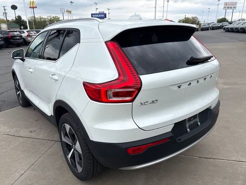 Certified 2025 Volvo XC40 B5 Core AWD/4WD image 8