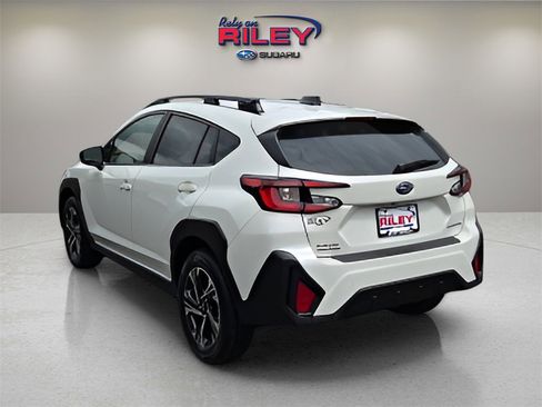 Used 2024 Subaru Crosstrek 2.0i Premium image 3