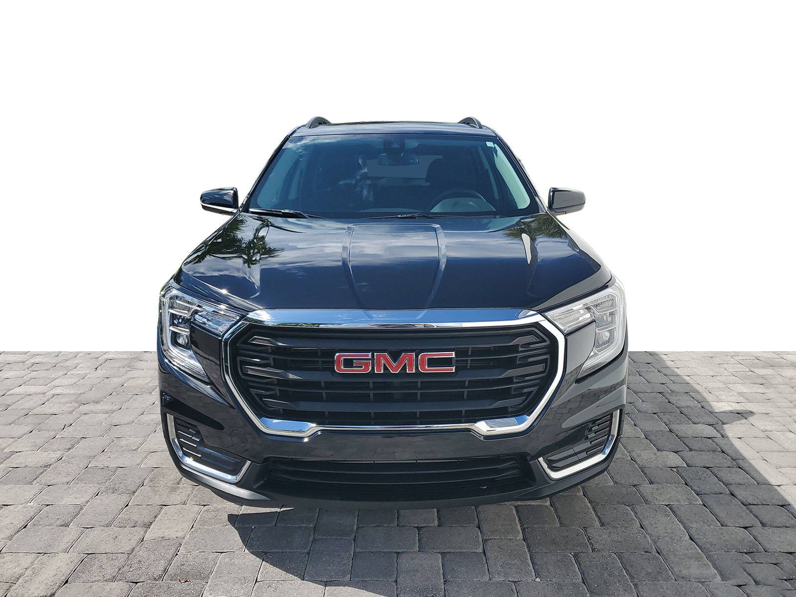 Used 2024 GMC Terrain SLE w/ Driver Convenience Package FWD image 2
