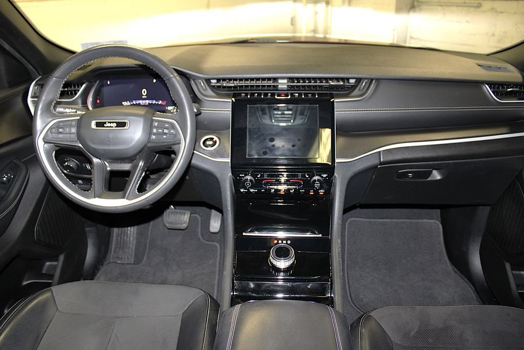 Certified 2023 Jeep Grand Cherokee Altitude AWD/4WD image 9