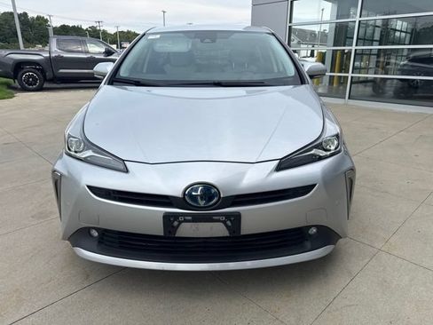 Used 2022 Toyota Prius XLE FWD image 2