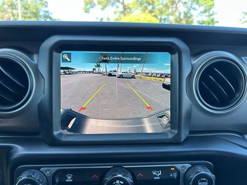Used 2022 Jeep Gladiator Sport AWD/4WD image 23
